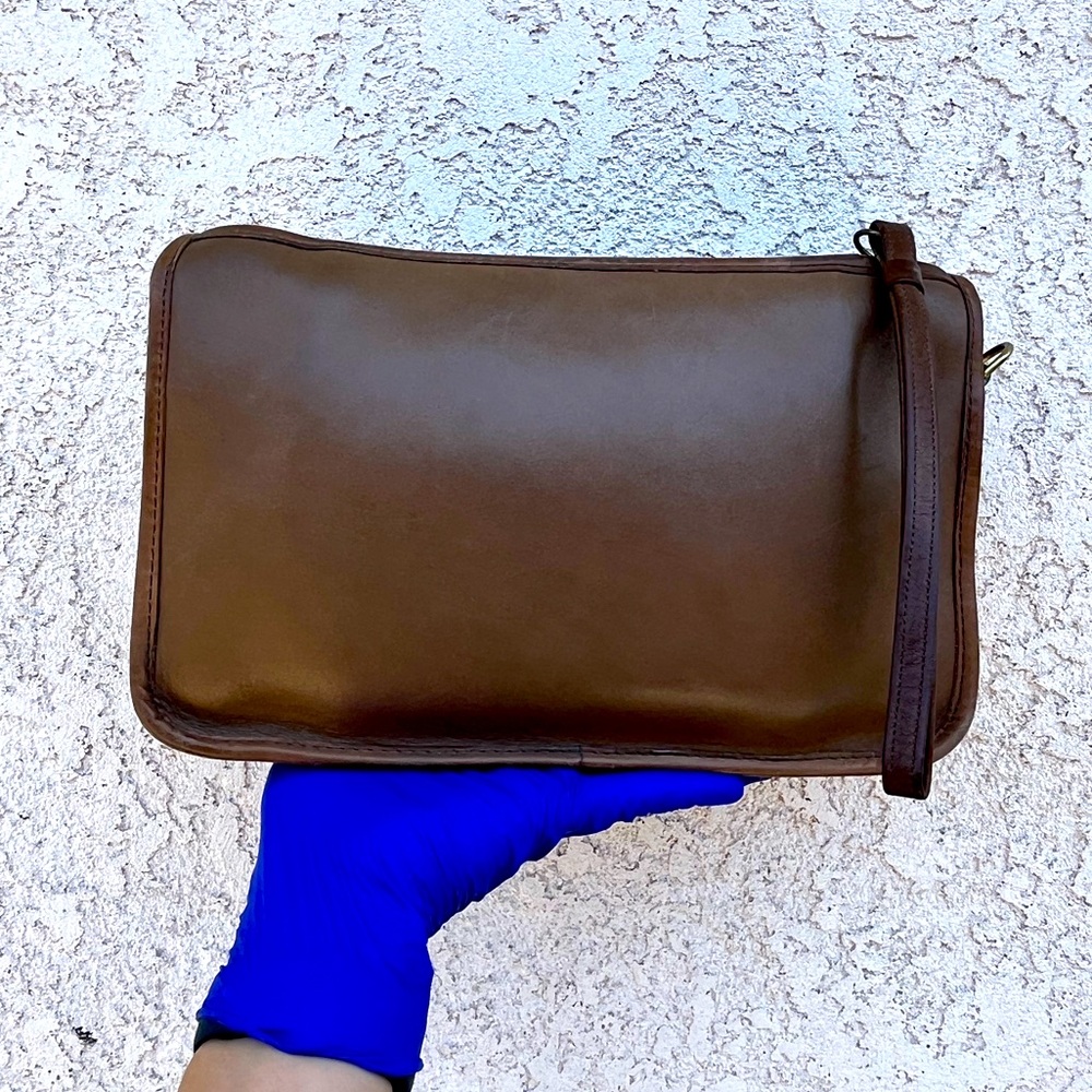 Vintage COACH Basig Bag Clutch Crossbody